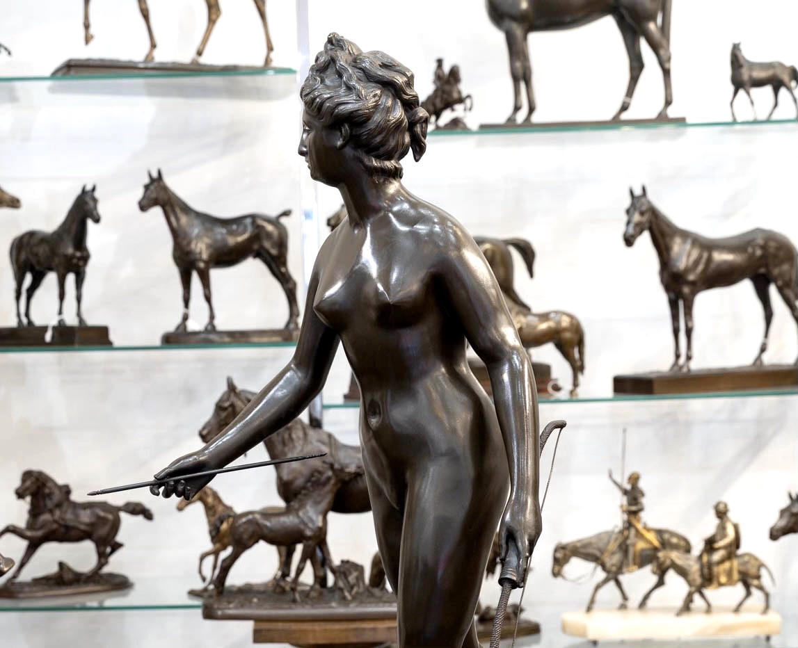 Sculpture - Diana The Huntress , Jean - Antoine Houdon (1741-1828) - Bronze-photo-3