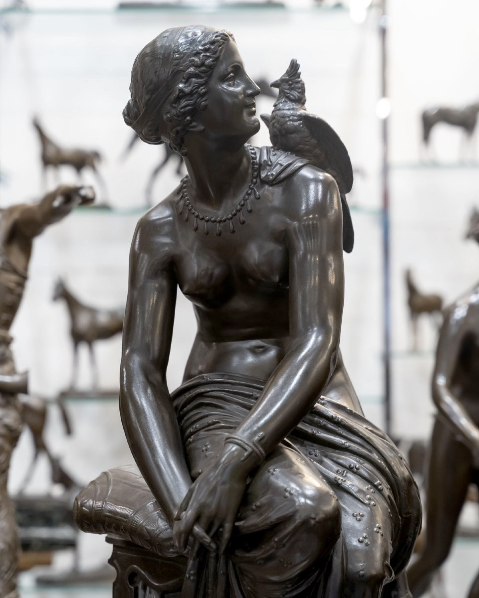 Sculpture - Femme Au Perroquet , Louis Sauvageau (1822-1874) - Bronze -photo-3