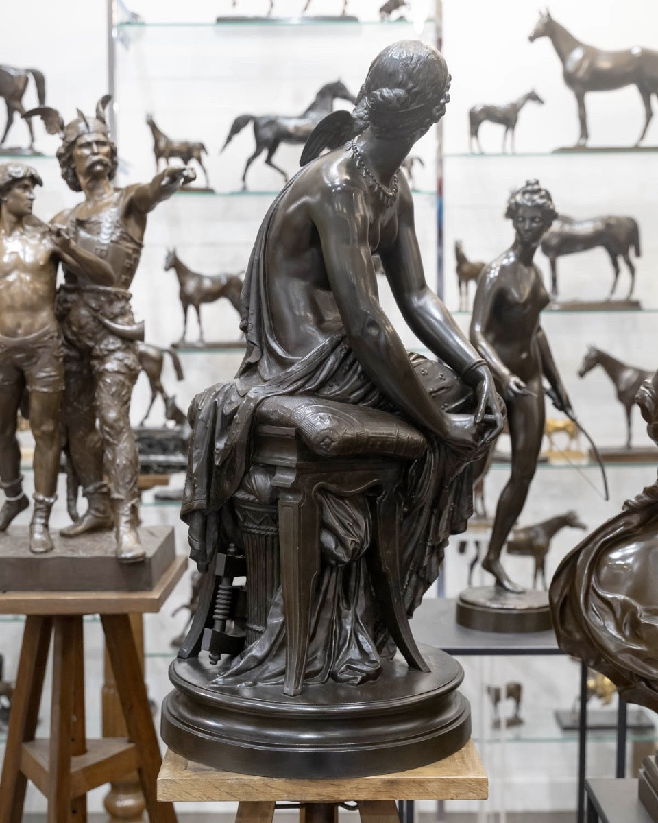 Sculpture - Femme Au Perroquet , Louis Sauvageau (1822-1874) - Bronze -photo-1
