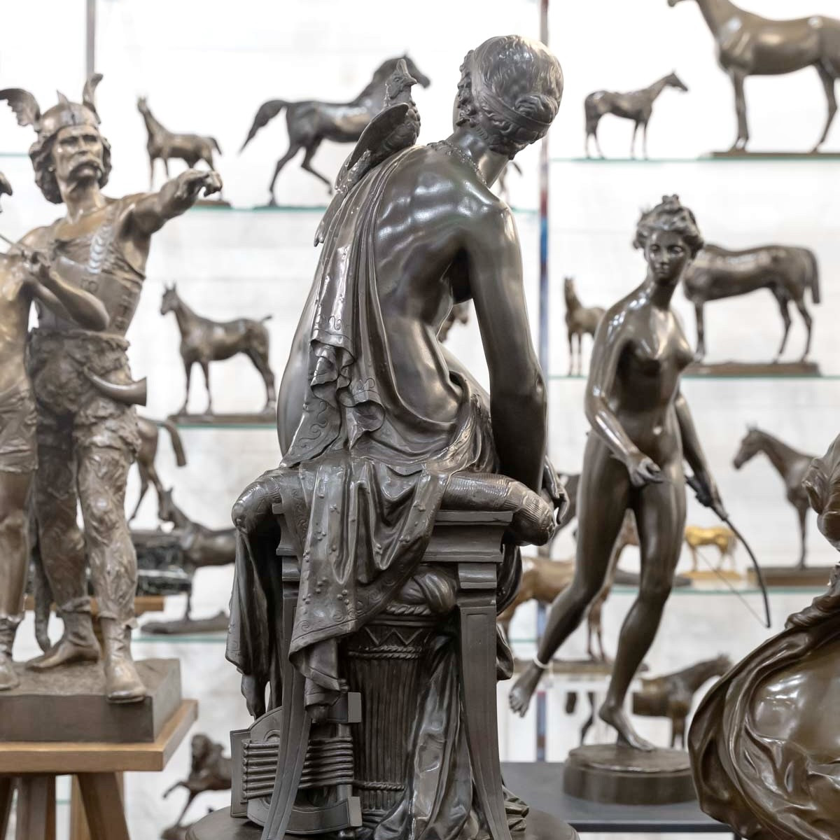 Sculpture - Femme Au Perroquet , Louis Sauvageau (1822-1874) - Bronze -photo-4