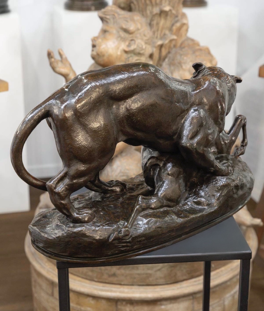 Sculpture - Tiger Surprising An Antelope , Antoine-louis Barye And F. Barbedienne - Bronze-photo-1