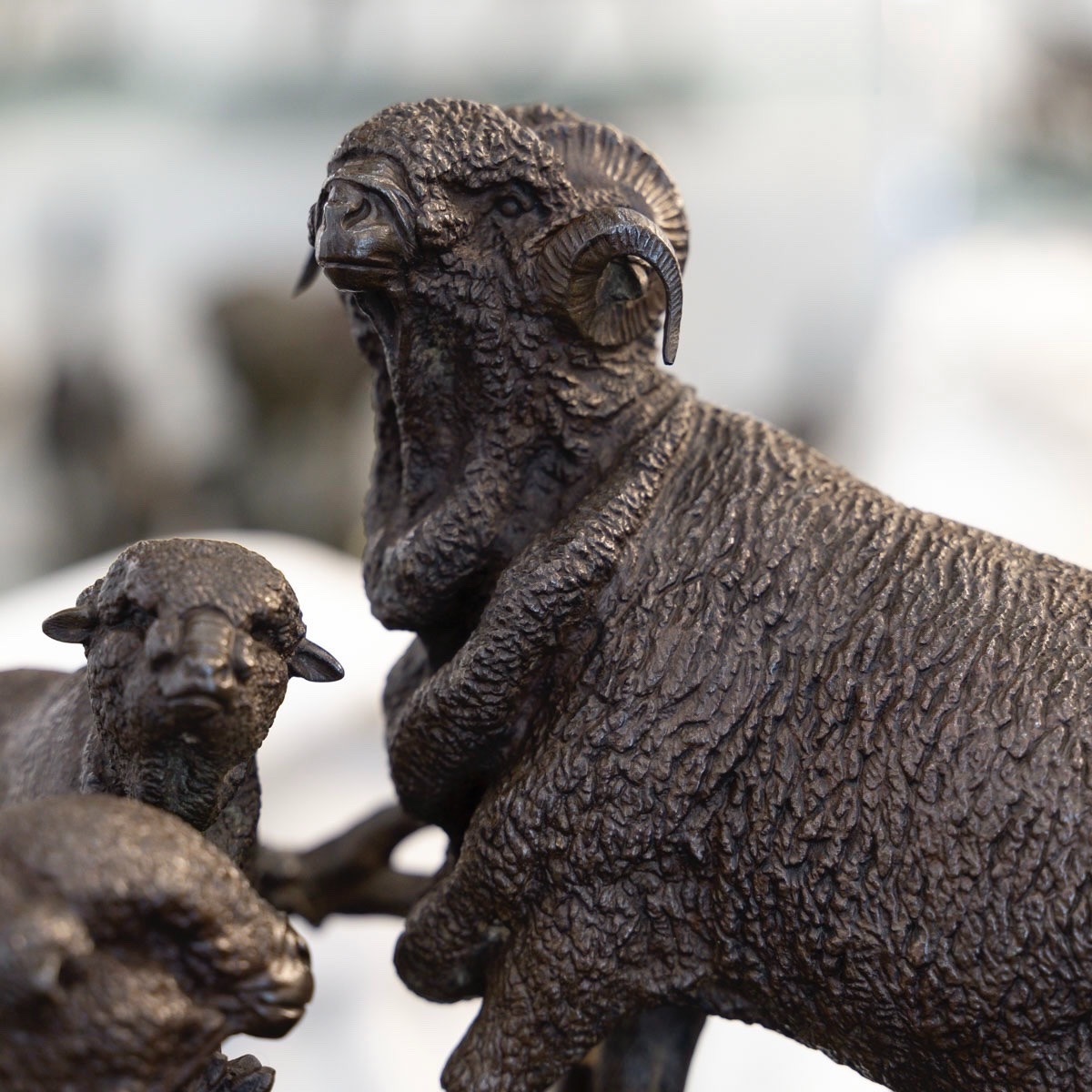 GROUPE EN BRONZE , FAMILLE DE MÉRINOS PAR JULES MOIGNIEZ (1835-1894)-photo-3