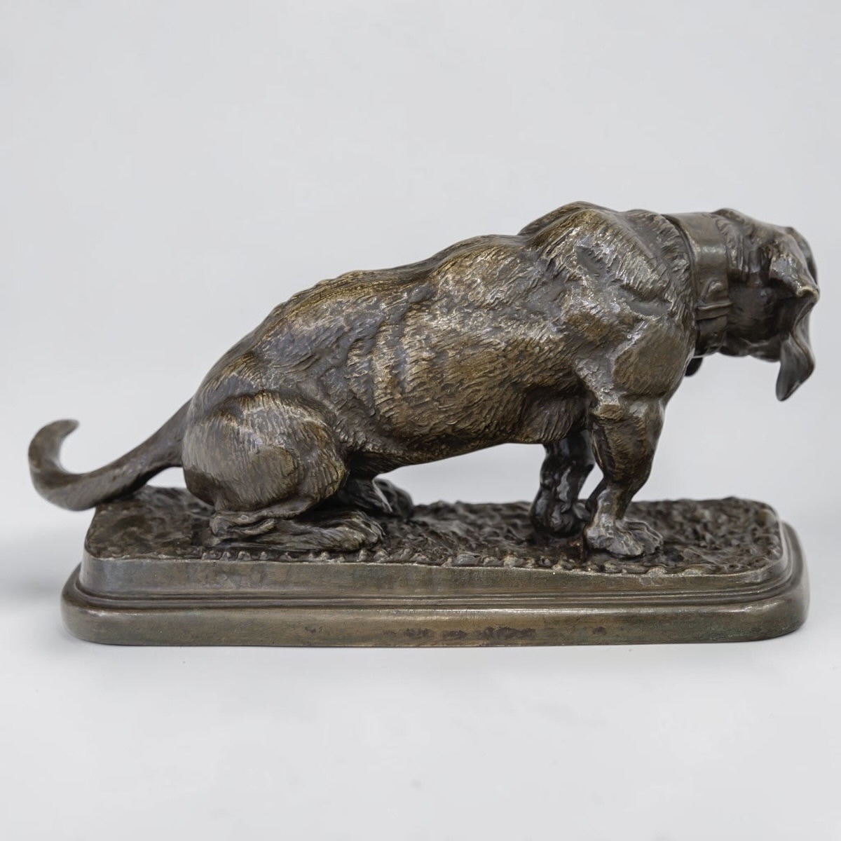 Sculpture - The Seated Basset , Antoine-louis Barye (1795–1875) - Bronze-photo-4
