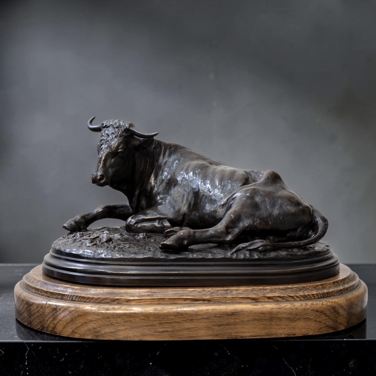 SCULPTURE - LE TAUREAU COUCHÉ , ROSA BONHEUR (1822-1899) - BRONZE-photo-2