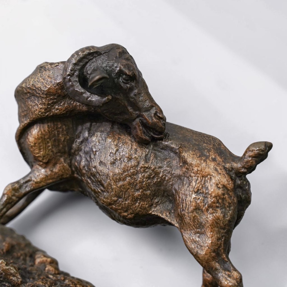 Sculpture - The Indian Goat , Pierre - Jules Mêne (1810–1879) - Bronze-photo-2