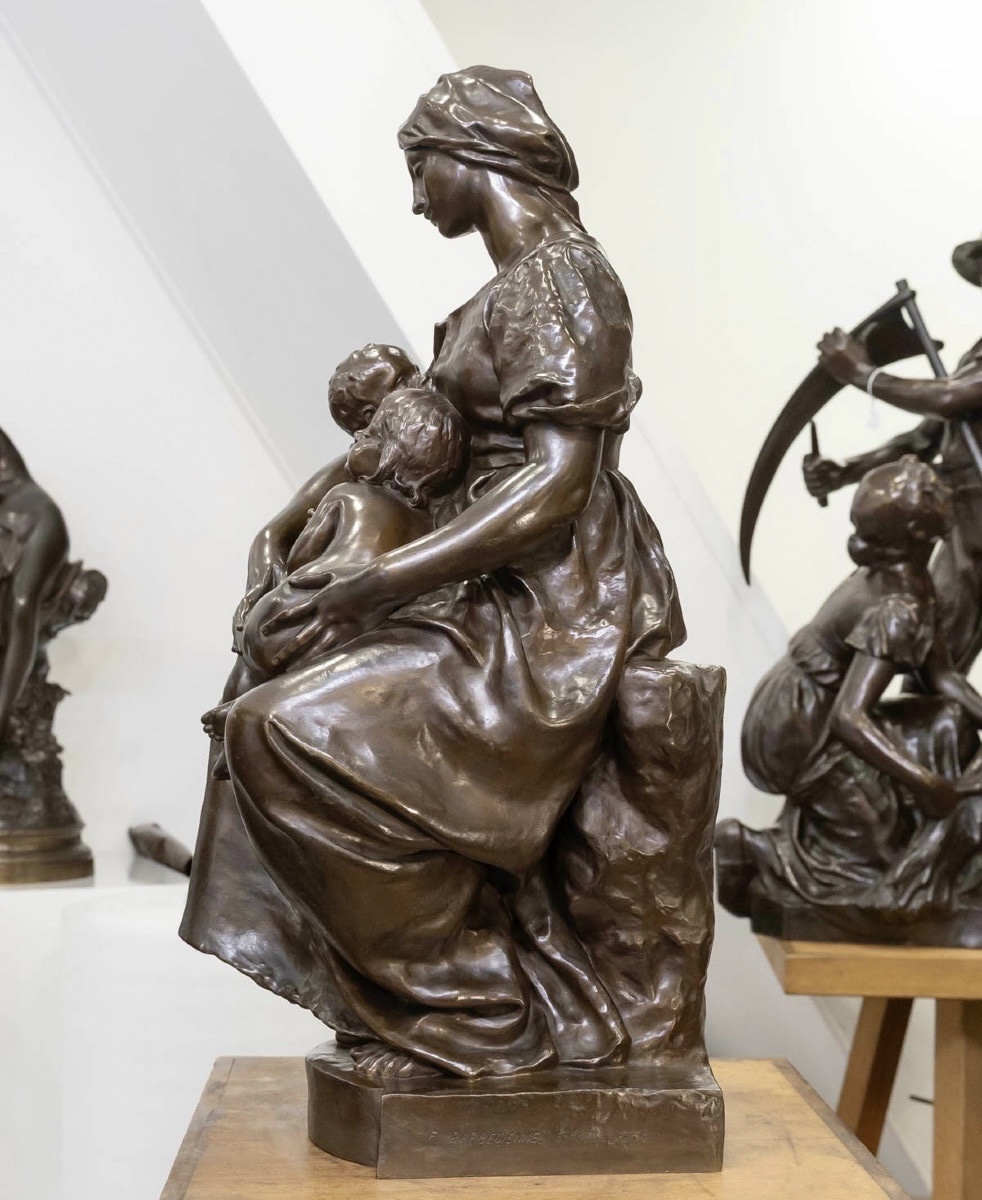 Sculpture - Motherhood, Paul Dubois (1829–1905) - Bronze  -photo-3