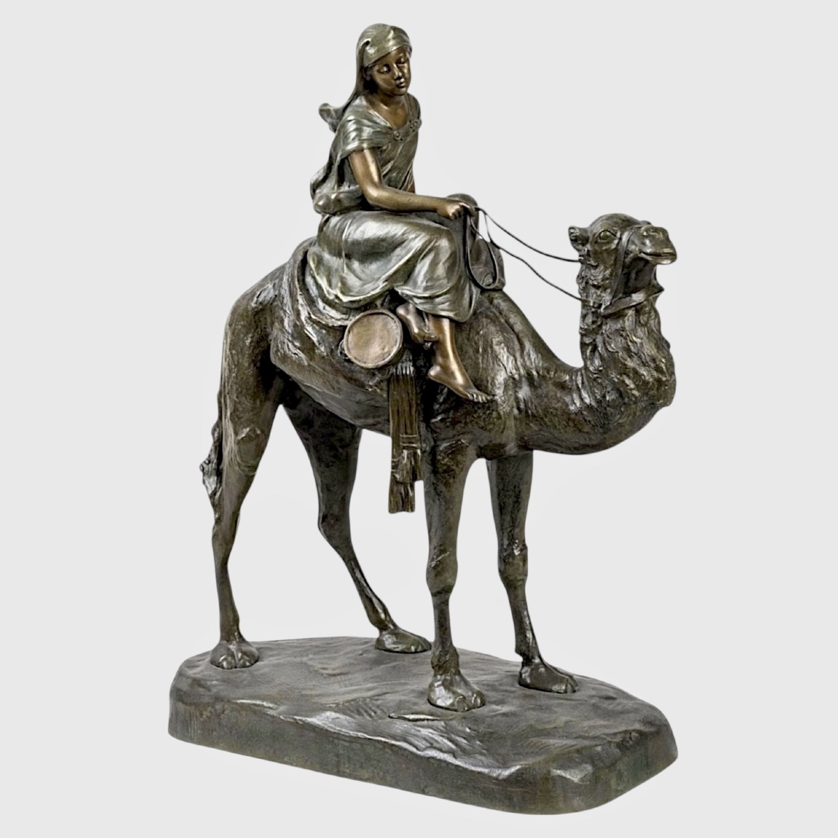 Sculpture - Jeune Méhariste Au Dromadaire , Antoine BOFILL (1875-1921) - Bronze