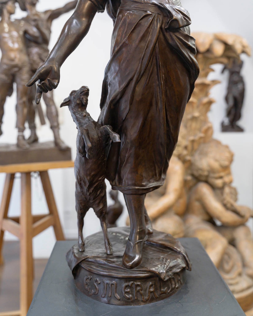 Sculpture - Esmeralda , Eugène Marioton (1854-1933) - Bronze  -photo-1