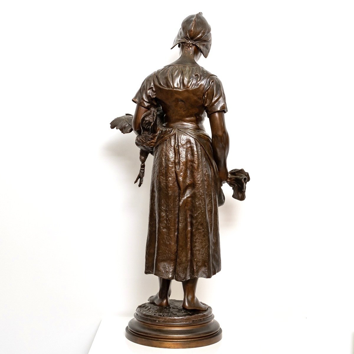 Sculpture - L' Éleveuse De Poules  ,  Alfred Barye (1839-1895) - Bronze XIX ème siècle-photo-1