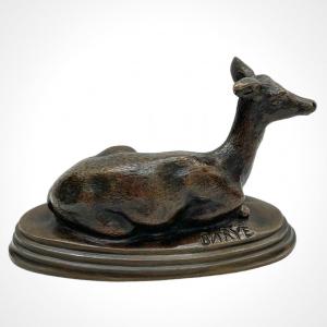 Sculpture - Lying Deer, Raised Head, Antoine-louis Barye (1795-1875) - Bronze XIXth Century