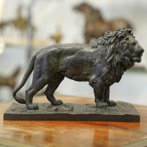 Sculpture - The Standing Lion , Antoine - Louis Barye (1795-1875) - Bronze 