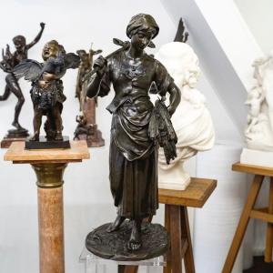 Sculpture - The Glaneuse , Eugene - Antoine François Aizelin (1821-1902) - Bronze