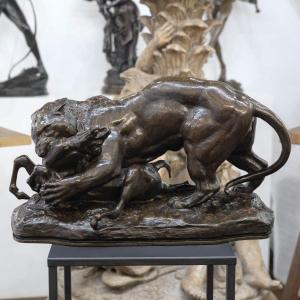 Sculpture - Tigre Surprenant Une Antilope , Antoine - Louis Barye , F.Barbedienne - Bronze