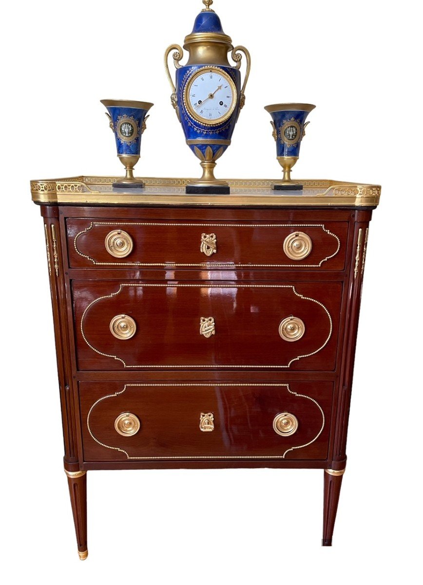 Commode Louis XVI En Acajou