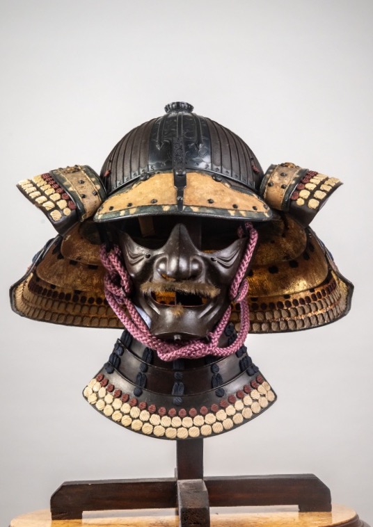 Suji Bachi Kabuto Decorated With Shakudo-photo-3