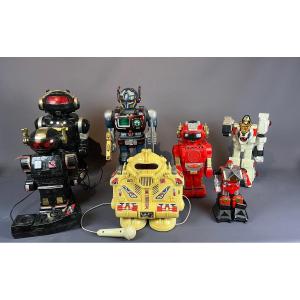 A Lot Of Robots From The 80s To 2000s