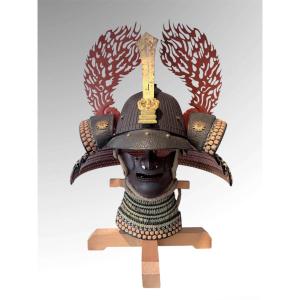 Suji Bachi Kabuto With Red Metal Wakidate