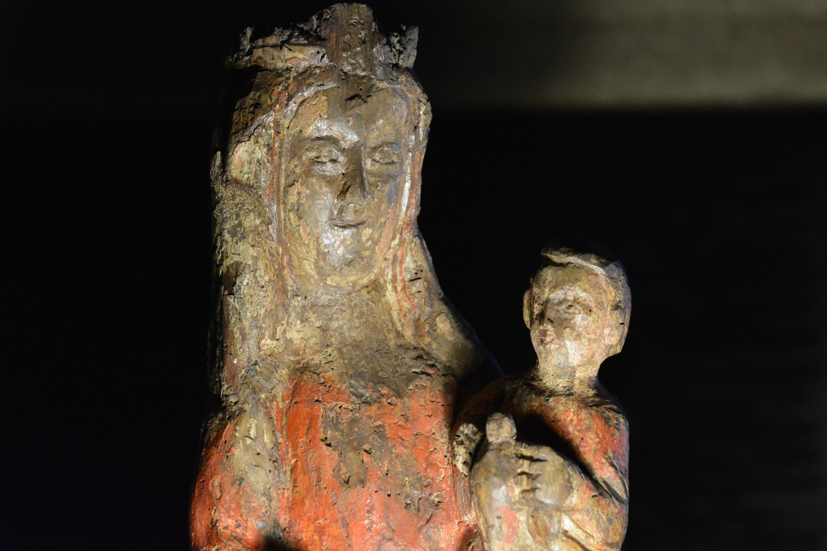 Virgin And Child With A Goldfinch, Late 14th Century -photo-4