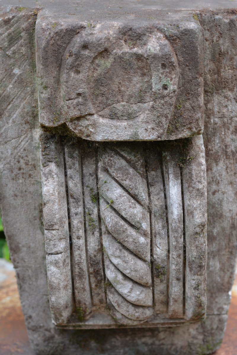 Keystone Late 17th Century-photo-2