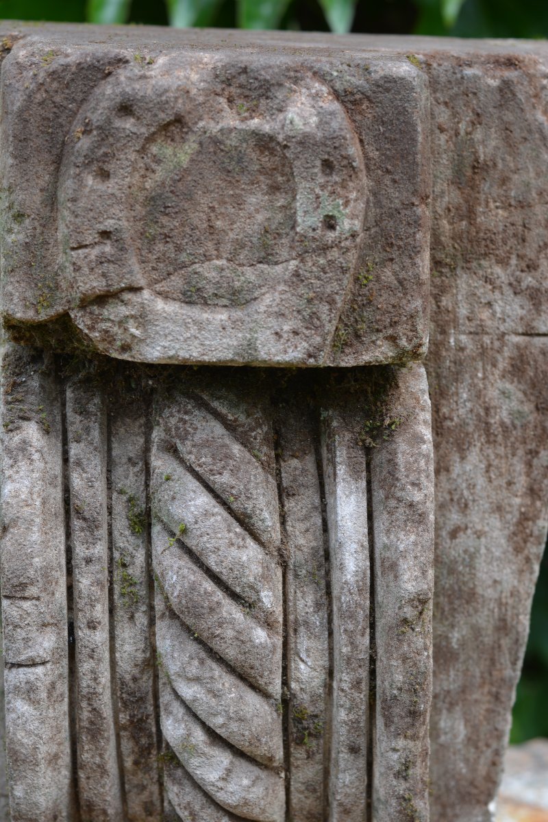 Keystone Late 17th Century-photo-2
