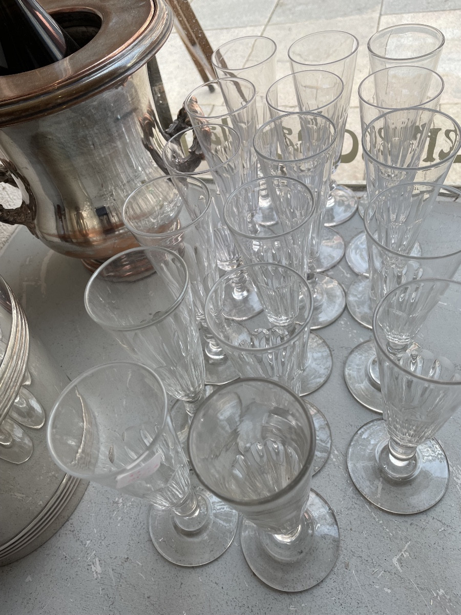 Baccarat  18  Flutes Clermont Model , Unsigned As They Are From The End Of The 19th Century