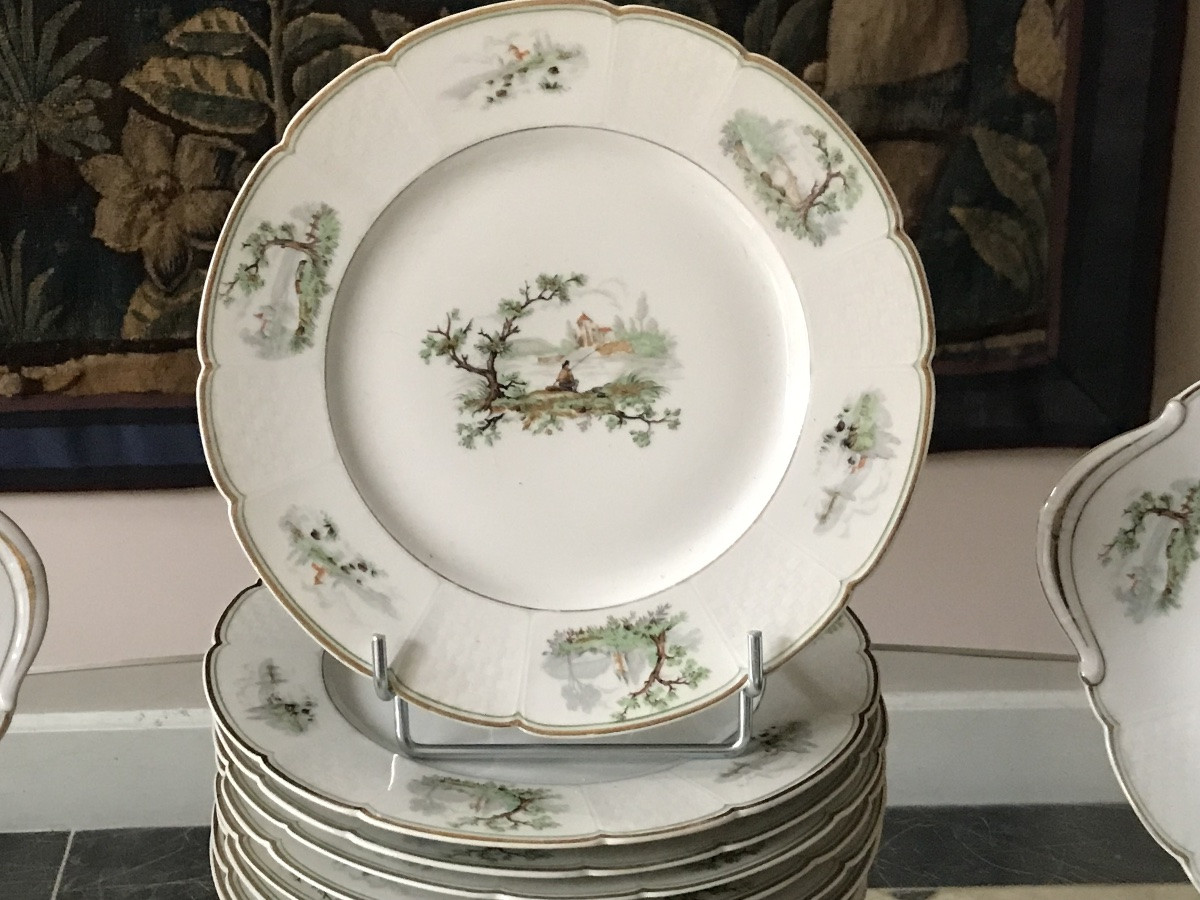 Service de table en porcelaine de Limoges, décor dans le style Veuve Perrin 51 pièces -photo-3