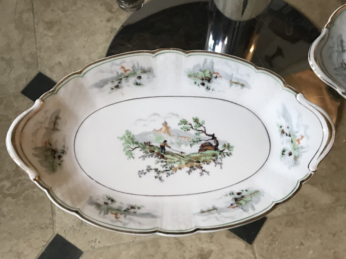 Service de table en porcelaine de Limoges, décor dans le style Veuve Perrin 51 pièces -photo-3