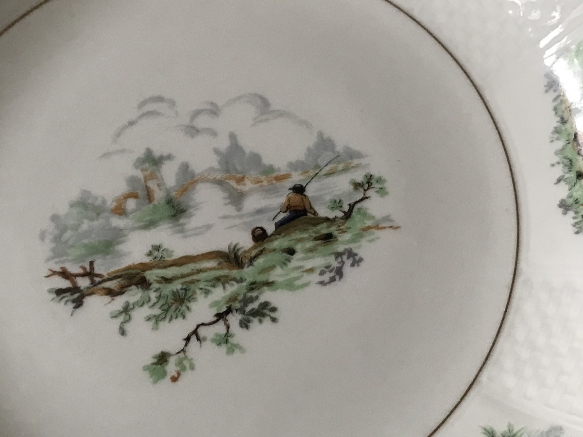 Service de table en porcelaine de Limoges, décor dans le style Veuve Perrin 51 pièces -photo-4