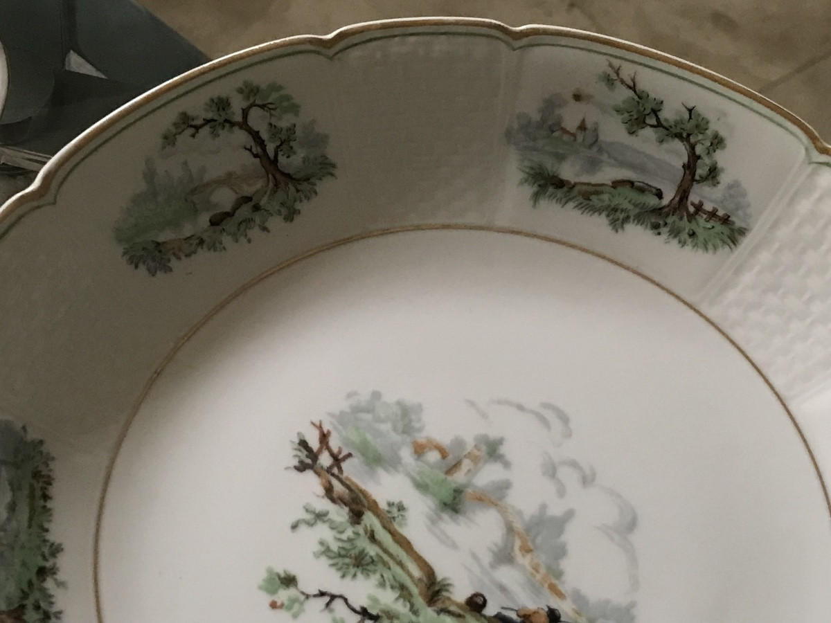 Service de table en porcelaine de Limoges, décor dans le style Veuve Perrin 51 pièces -photo-5