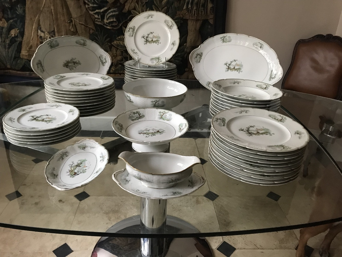 Service de table en porcelaine de Limoges, décor dans le style Veuve Perrin 51 pièces -photo-7