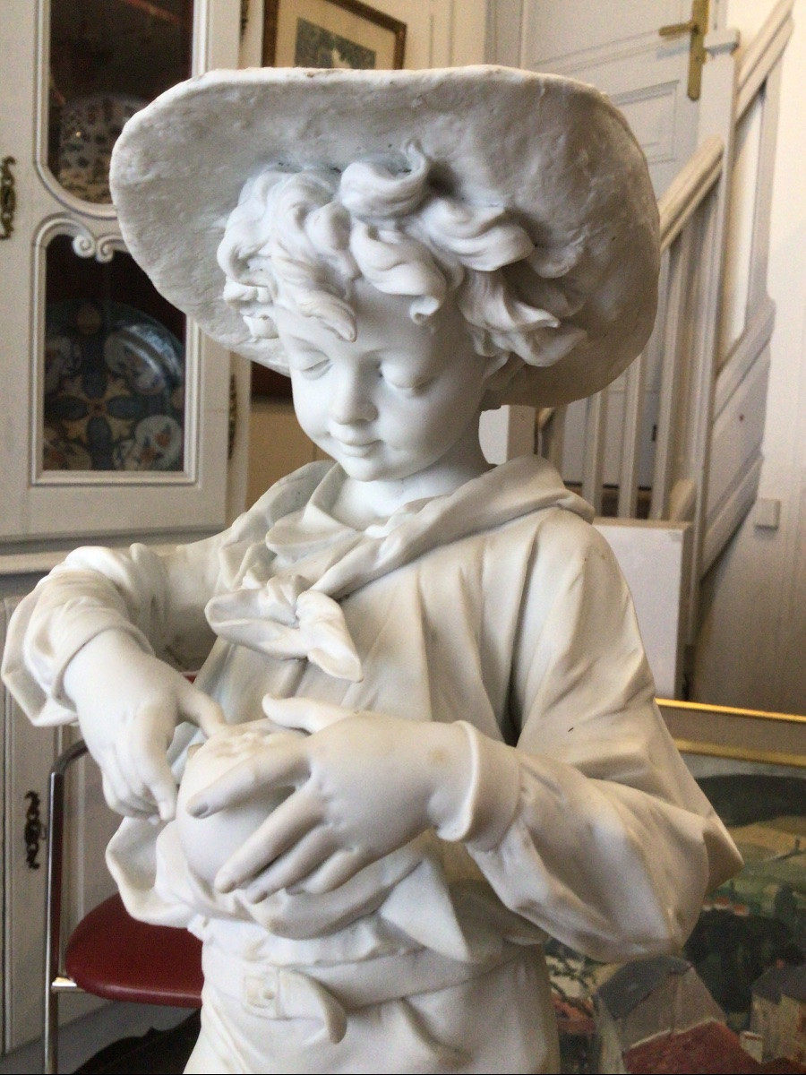 Paire de grands biscuits de porcelaine ( 43 cm) représentant des enfants jardiniers -photo-4