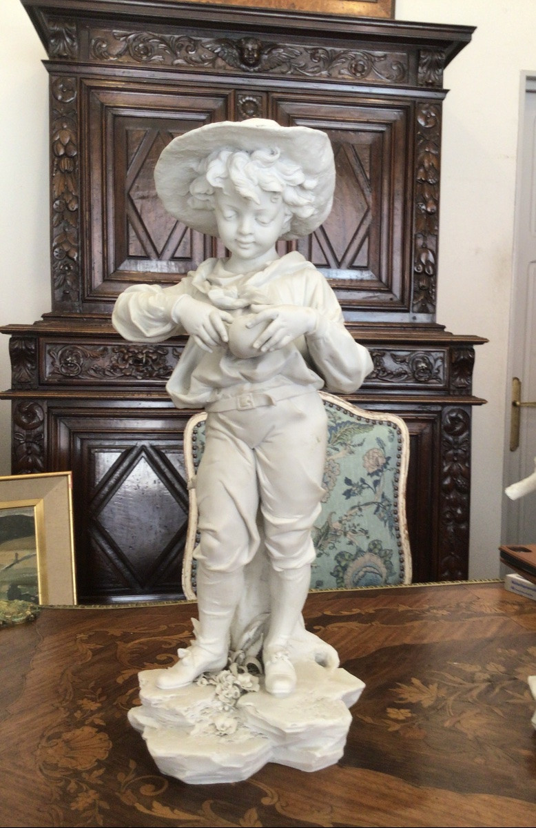 Paire de grands biscuits de porcelaine ( 43 cm) représentant des enfants jardiniers -photo-5