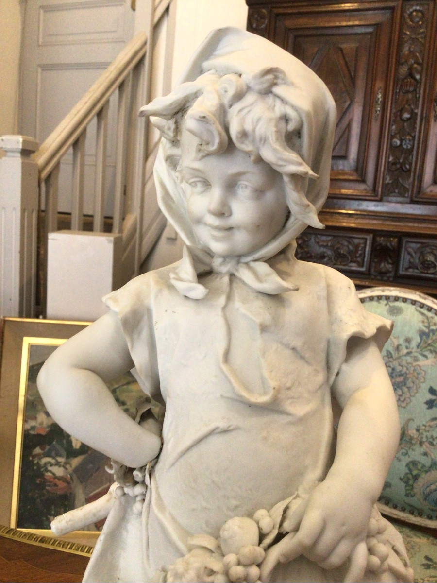 Paire de grands biscuits de porcelaine ( 43 cm) représentant des enfants jardiniers -photo-8
