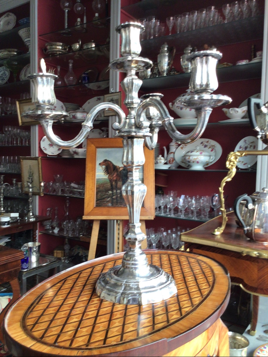 Bougeoir en bronze argenté, à trois branches de style Louis XV , 45 cm