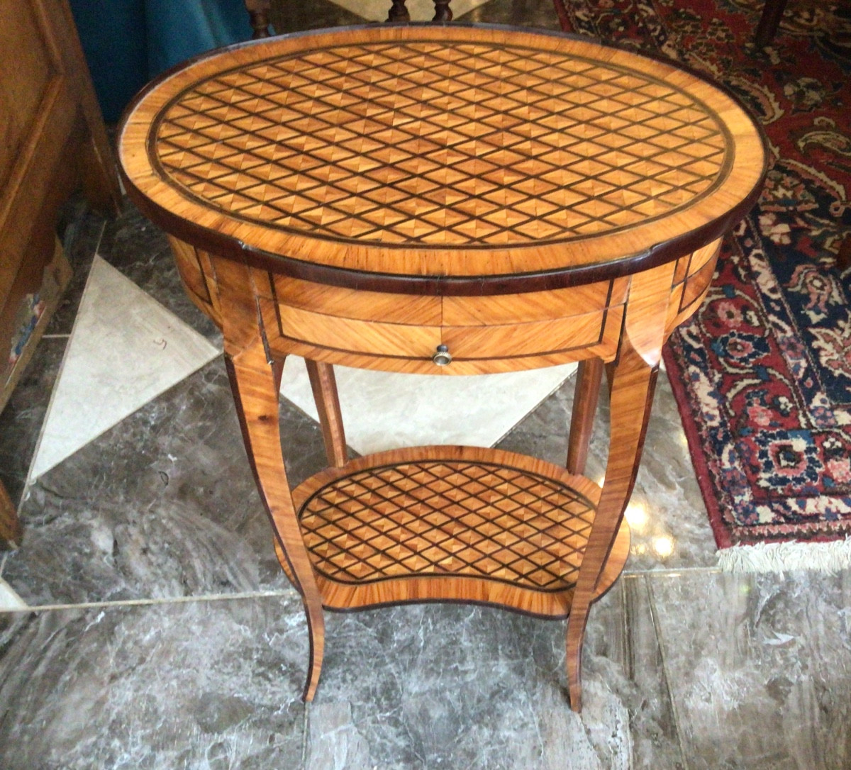 Table de salon en marqueterie fin XIX eme