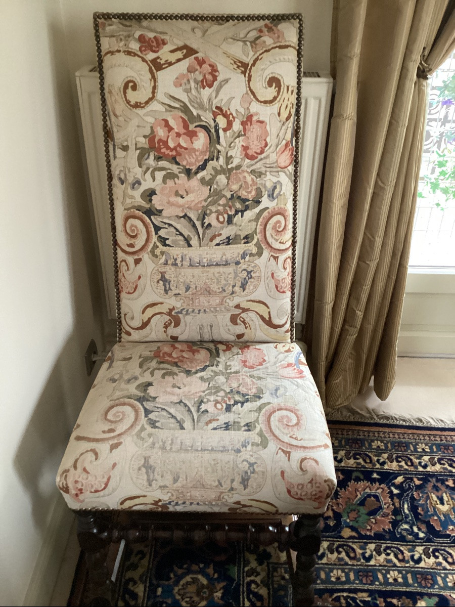 Suite de 6 chaises de style Louis XIII à haut dossier couverture classique en très bon etat-photo-6