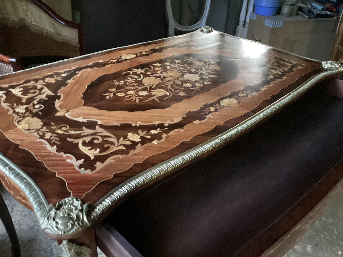 Table de salon en très riche marqueterie de fleurs et de bronze doré style Louis XV XiX eme-photo-4
