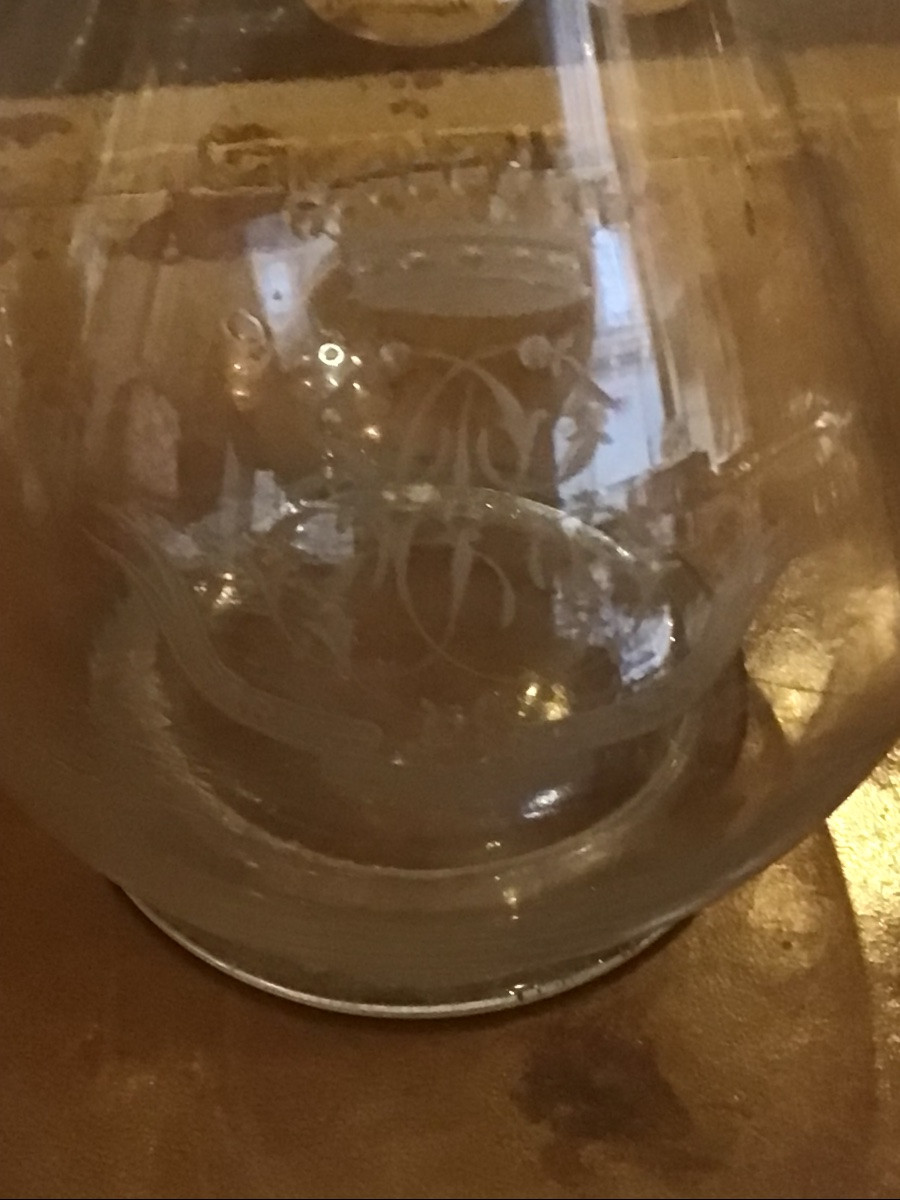 Carafe en cristal armorié, couronne comtale,chiffre, devise fin XIX eme début XX eme-photo-1