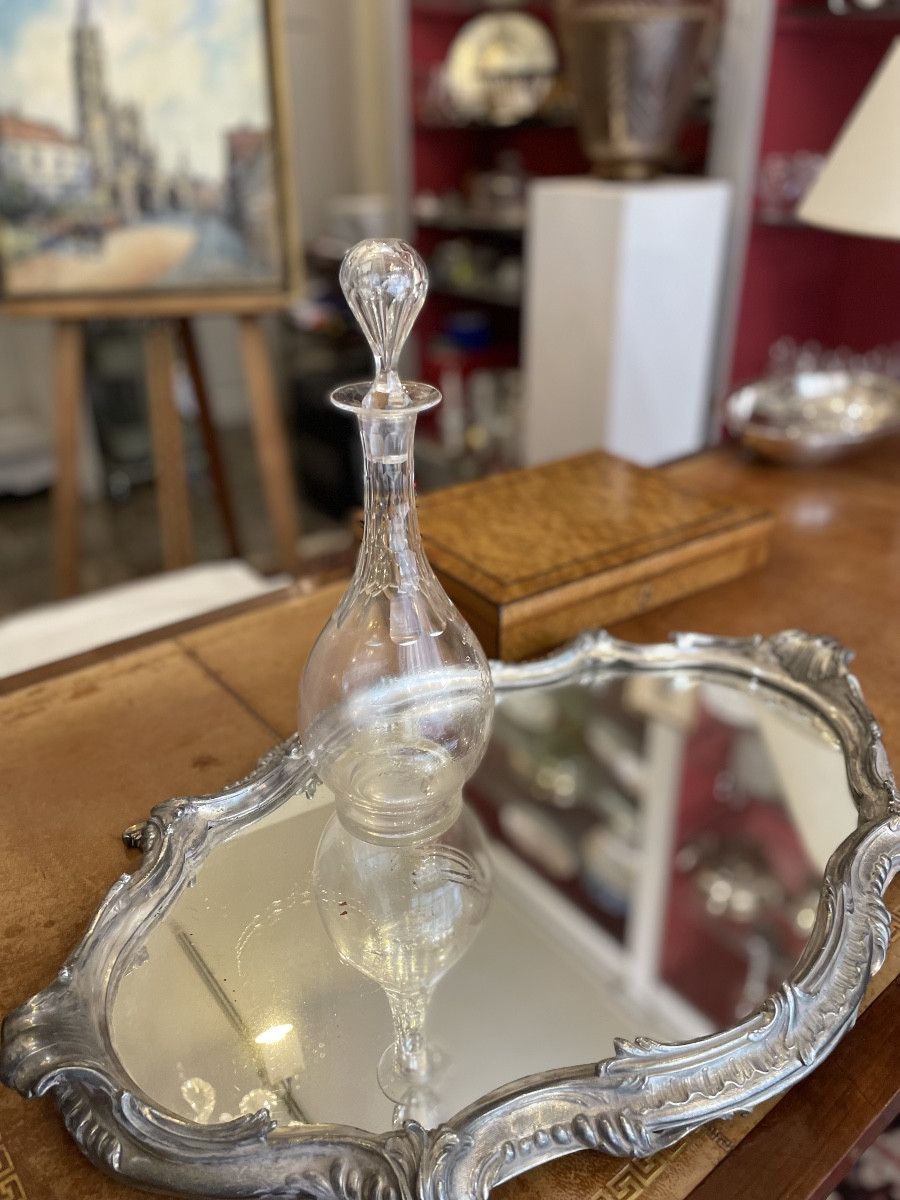 Carafe en cristal armorié, couronne comtale,chiffre, devise fin XIX eme début XX eme