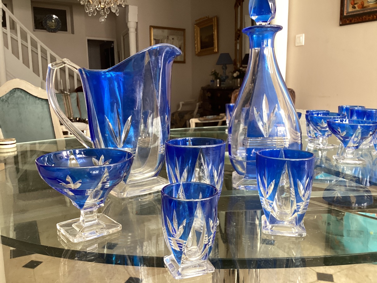 Partie de service Art Deco en cristal teinté bleu et taillé  de 12 pièces -photo-4