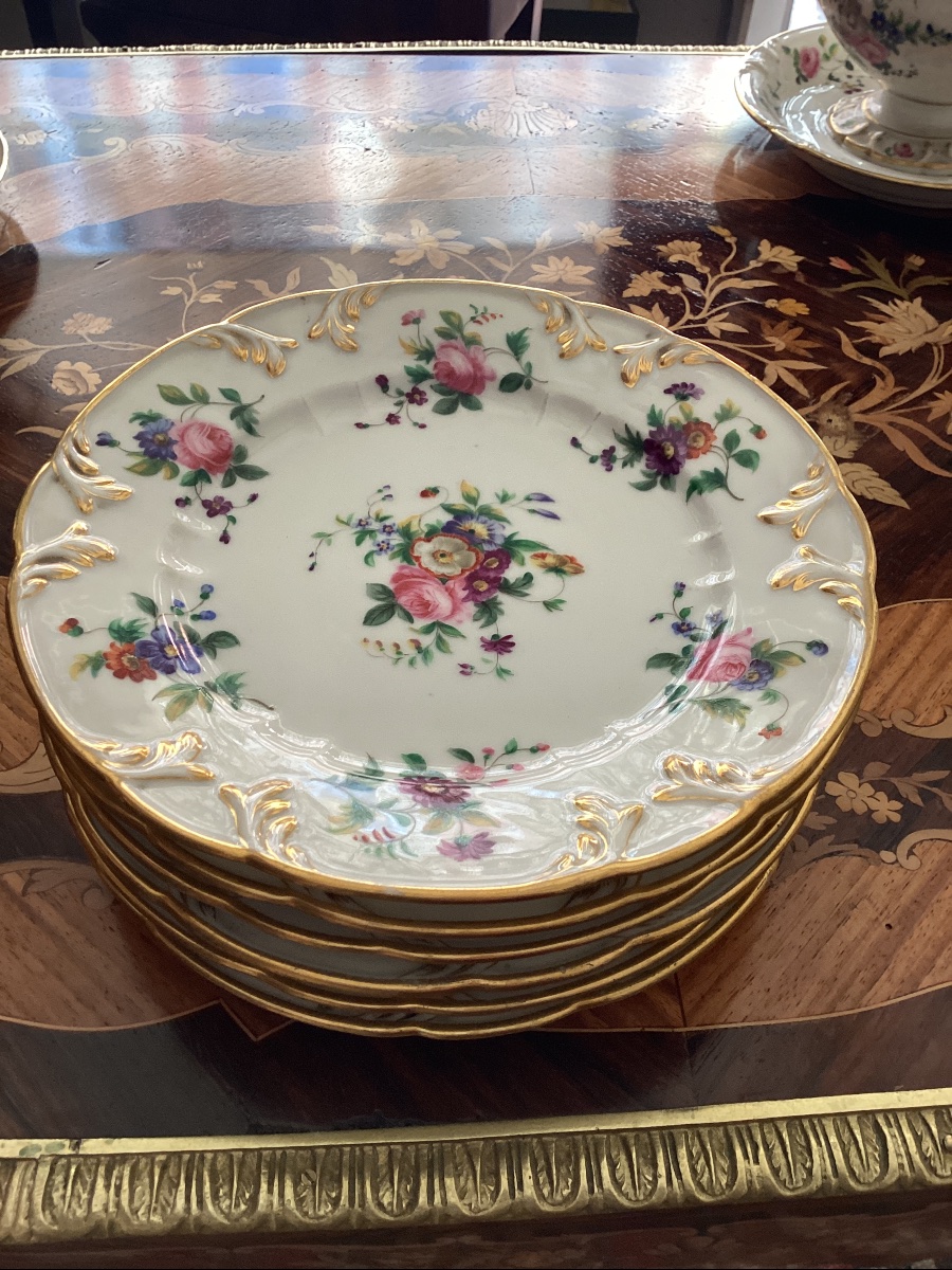 Suite de 6 assiettes en porcelaine de Paris, marque a l’ongle décorée de fleurs XIX eme-photo-2