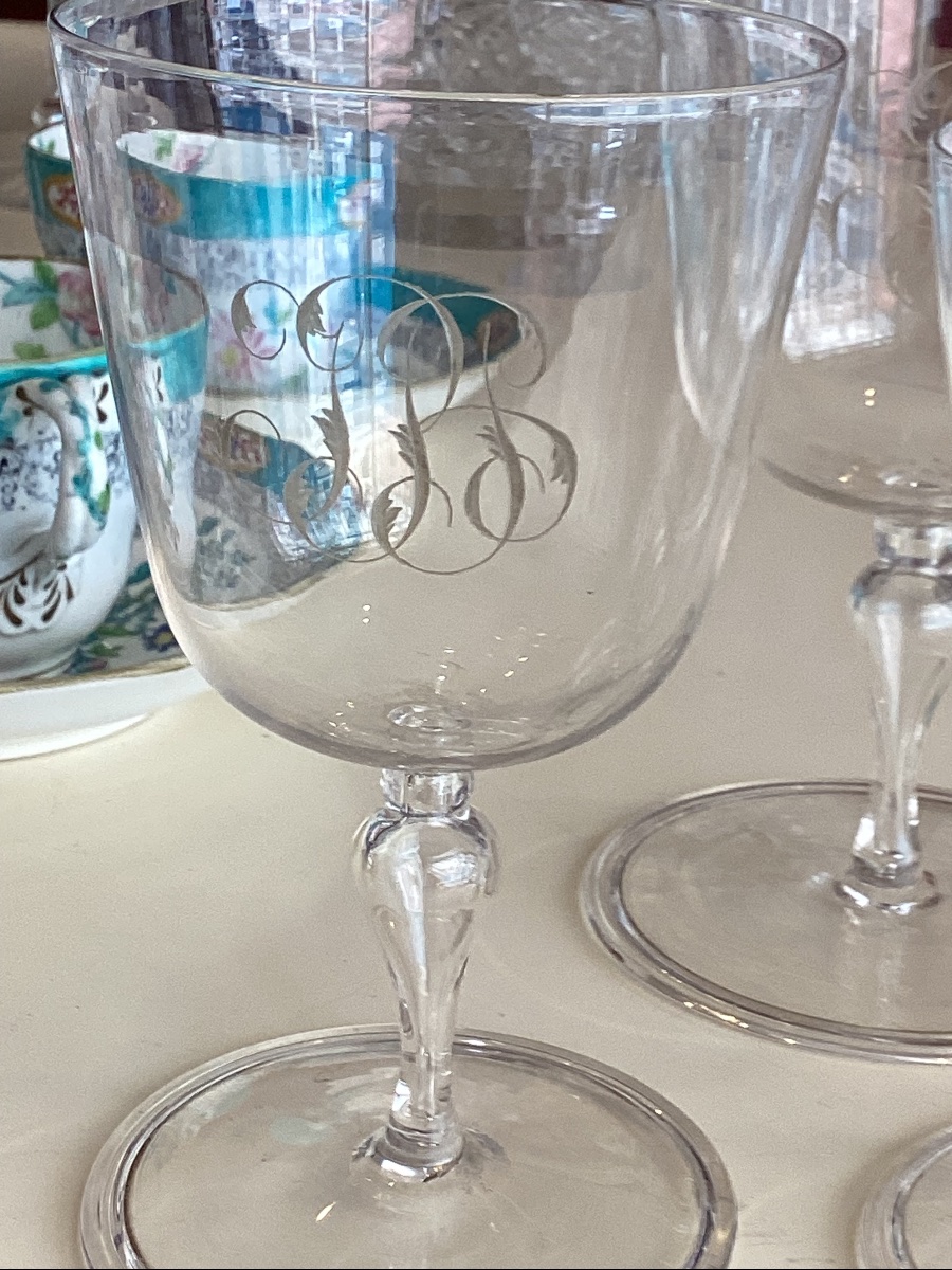 Suite de 60 verres en verre soufflé debut XIX eme monogramme-photo-1