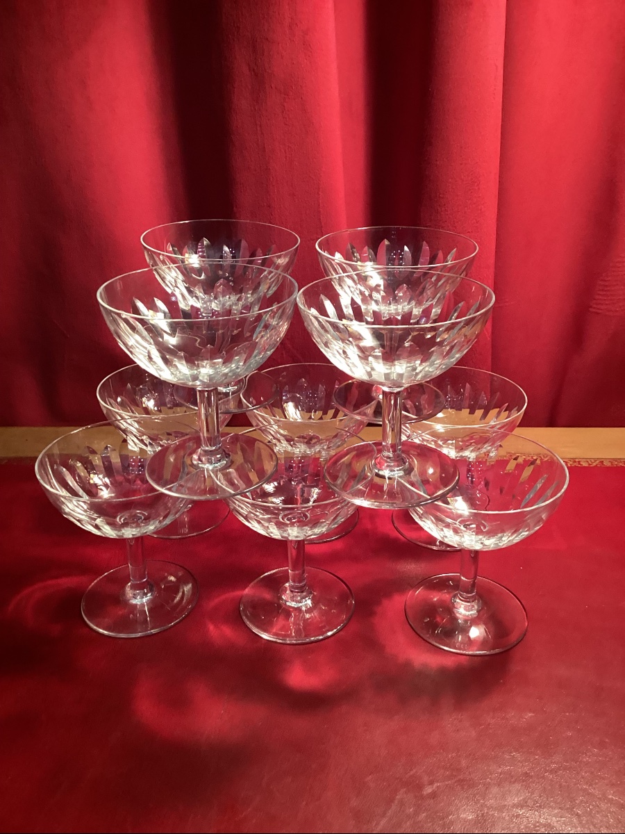 Baccarat, suite de 10 coupes à vin de champagne modèle Cassino