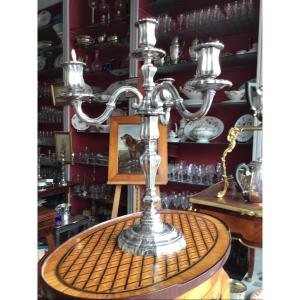 Bougeoir en bronze argenté, à trois branches de style Louis XV , 45 cm