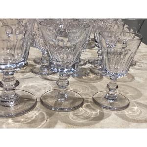 Suite de 16 verres à eau, modèle « Caton » 5 de Saint Louis signés et de 11 Baccarat non signés