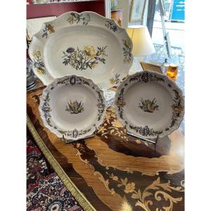 Moustiers XVIII Eme Pair Of.plates 