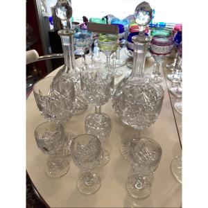 Baccarat modèle Colbert 2 carafes à vin 3 verres à eau et 4 verres à porto le tout pour réassor