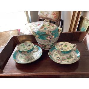 Minton  2 tasses à café et un sucrier  vendu à l’époque chez Lahoche au Palais  Royal 