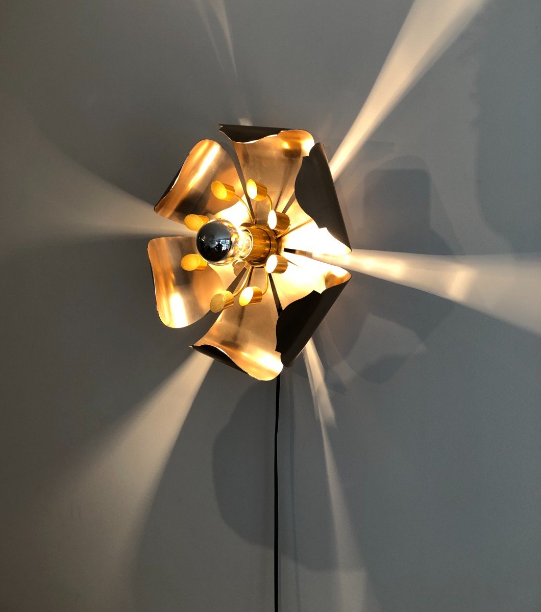 Vintage Wall Lamp In The Shape Of A Flower 70-photo-5