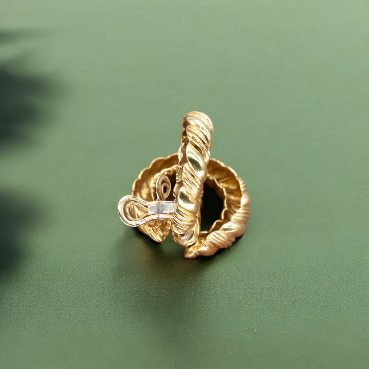 Van Cleef And Arpels Creoles -photo-4
